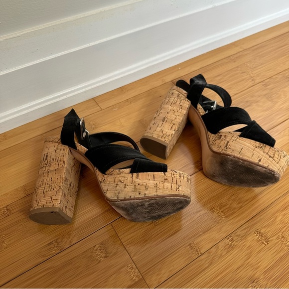 STEVE MADDEN WEDGES - Picture 3 of 4